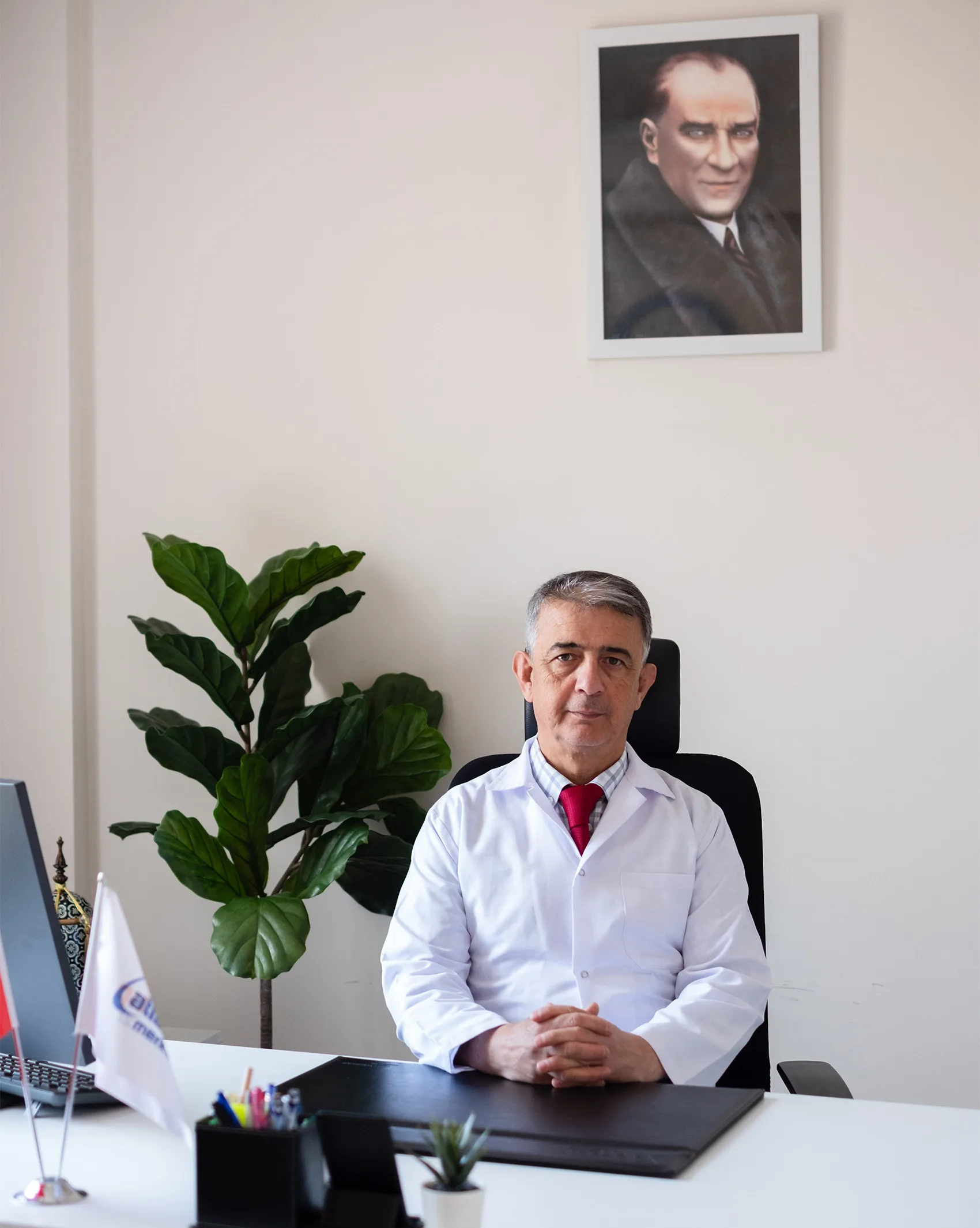 Op. Dr. Ferhan Okur — Göz Hastalıkları